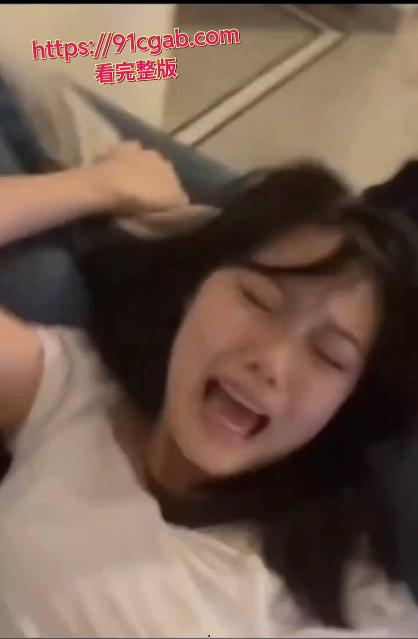 中国民航飞行学院吴婷黑料曝光:清纯学生妹夜幕下的反差狂欢!-5