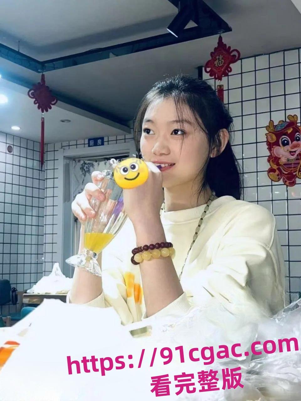 沈阳师范舞蹈系校花私生活泄密!清纯外表暗藏淫荡,诱惑至极!-6