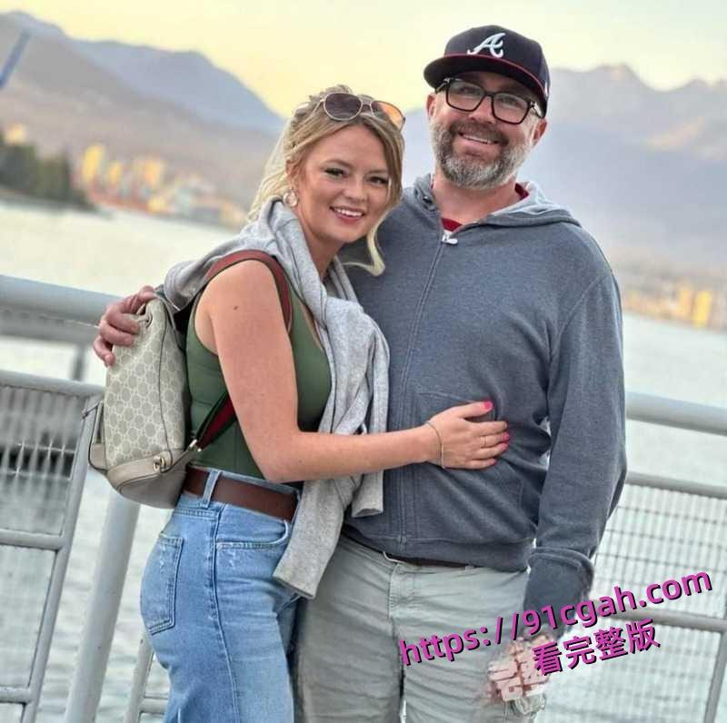 白人国美小姐被丈夫发现出轨黑人 私生活混乱不堪 丈夫一怒之下曝光她全部性爱视频-3