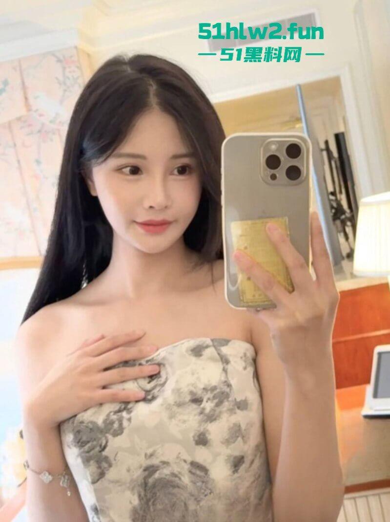 小红书【Chanel】95后UCR女网红竟是外围上岸!天价卖逼费高达5W美金,这逼是镶金边了吗?-2