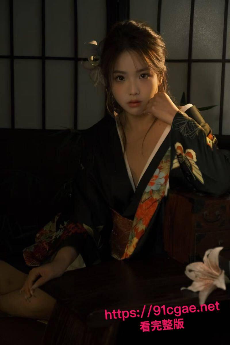 顶级回归!高端外围天花板悠悠复出,白丝腿环被主任暴力颠勺,沙发狂操攻速拉满直接干到飞起!-1