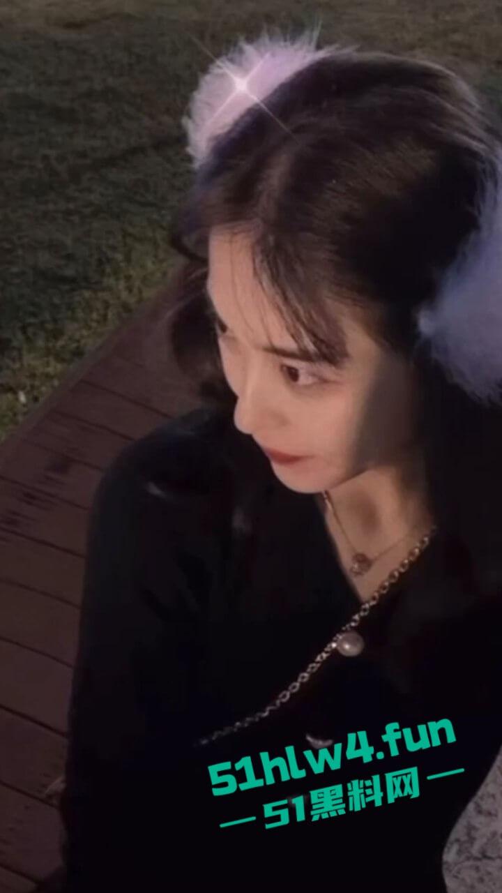 青岛电影学院【王伊诺】河南郑州的骚母狗,认识假富二代各种装逼炫富,做爱视频被曝光。-12