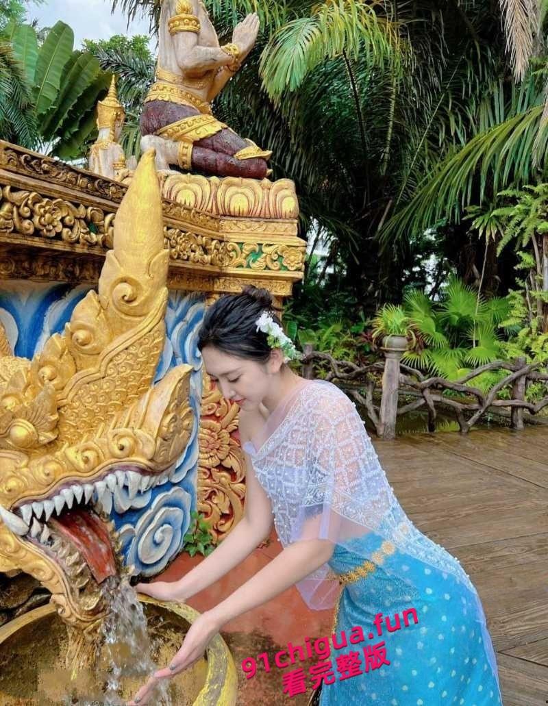 某单位领导的瓜友自爆，酒店潜规则刚入职的女大学生，白嫩皮肤姿势多样，全程主动骑乘飘飘欲仙！-4