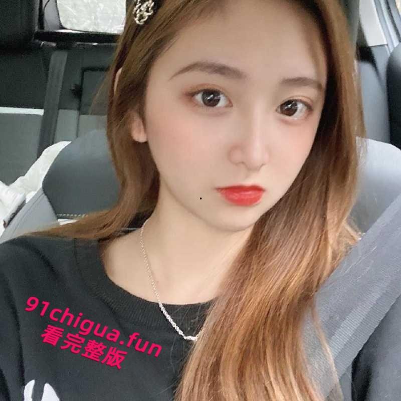 某单位领导的瓜友自爆，酒店潜规则刚入职的女大学生，白嫩皮肤姿势多样，全程主动骑乘飘飘欲仙！-5