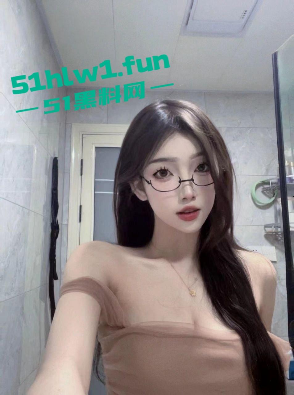 颜值反差女主播【VV星球】福利流出,天使脸蛋九头身巨乳,黑色蕾丝薄纱下的骚气让人瞬间浴血沸腾!-10