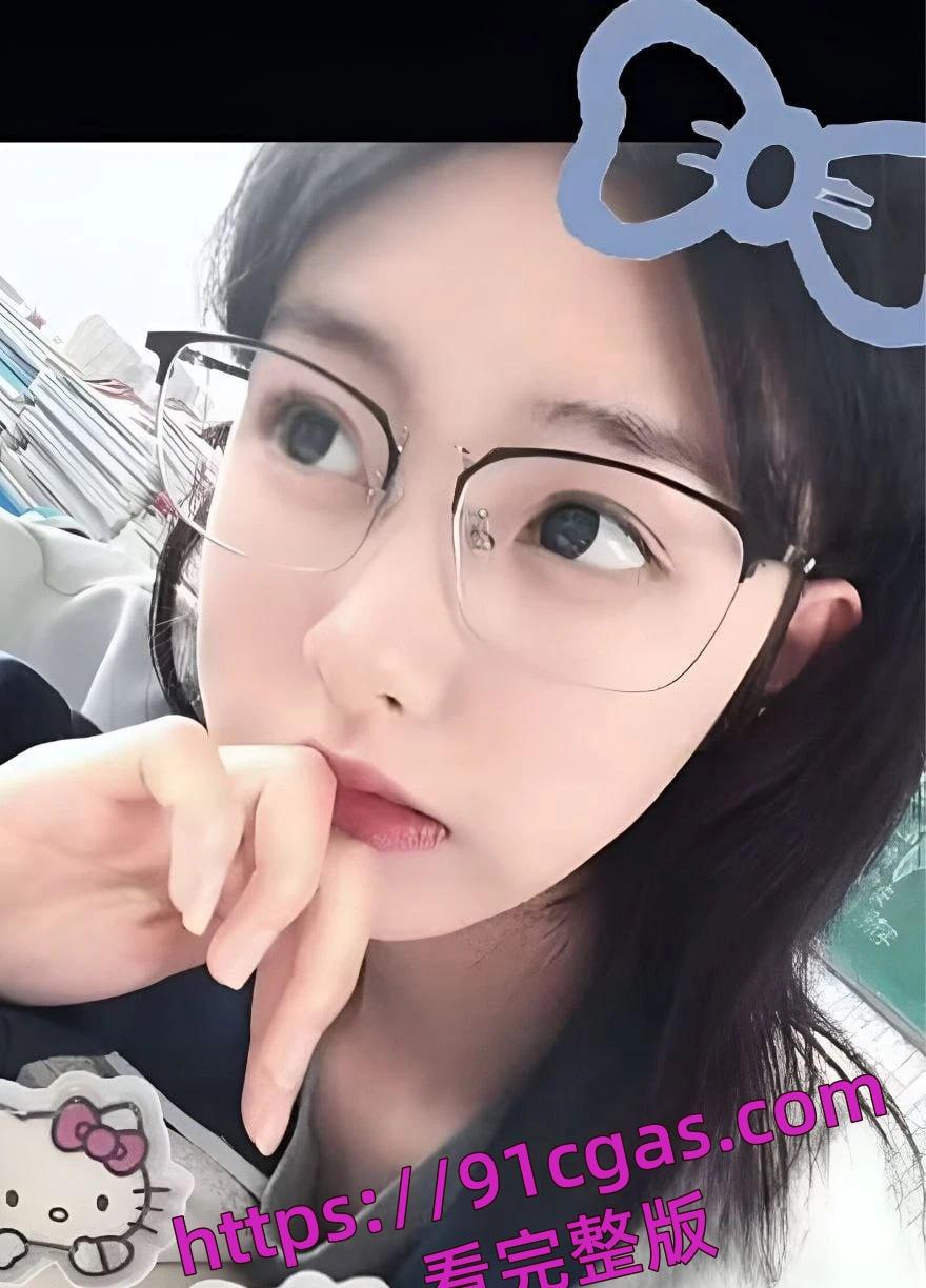 宁夏省吴忠市的19岁巨乳美少女【王怡媛 】自拍被爆流出,女神私底下还不知有多骚呢-8