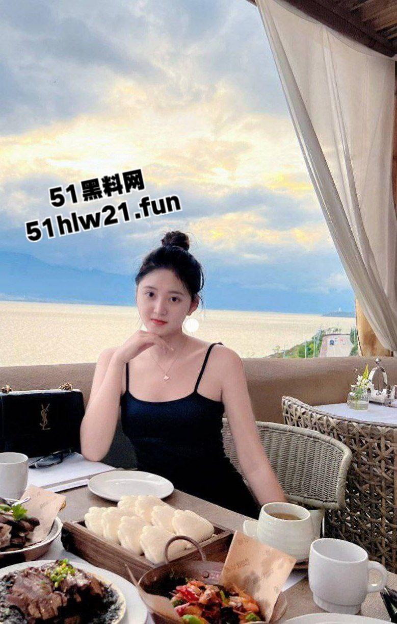 E奶骚货反差婊【郭珊】丰满身材性感骚母狗,玩露出被男友各种爆操,淫叫不断超下贱。-11