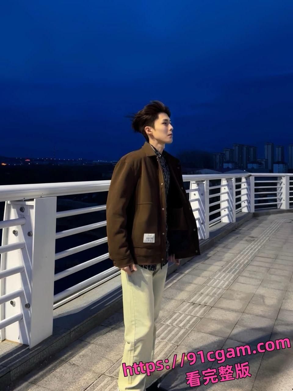 美国留学生许闻 三线井行装富家公子钓富婆约炮成瘾 高知人设下NPD毒瘤本性曝光!-10