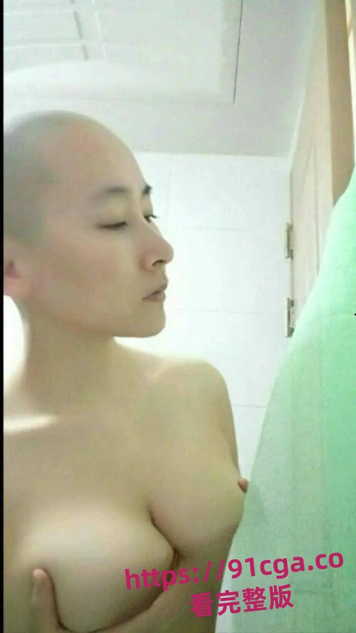 光头尼姑也有性需求 一字马插入 功夫实在了得!-3