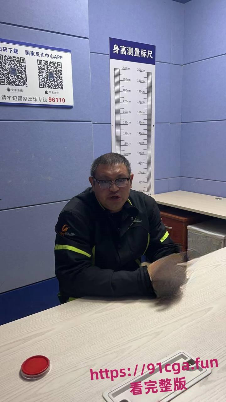 安徽宣城5月龄小柯基扑向孩子 家长拿铁锹活活把狗拍死!-2