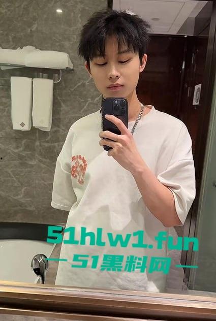 抖音85w粉萝莉女网红【疯狂星cheese】单身纯爱人设遭粉丝揭穿,私下约会男网红怀孕流产性爱视频被曝。-3