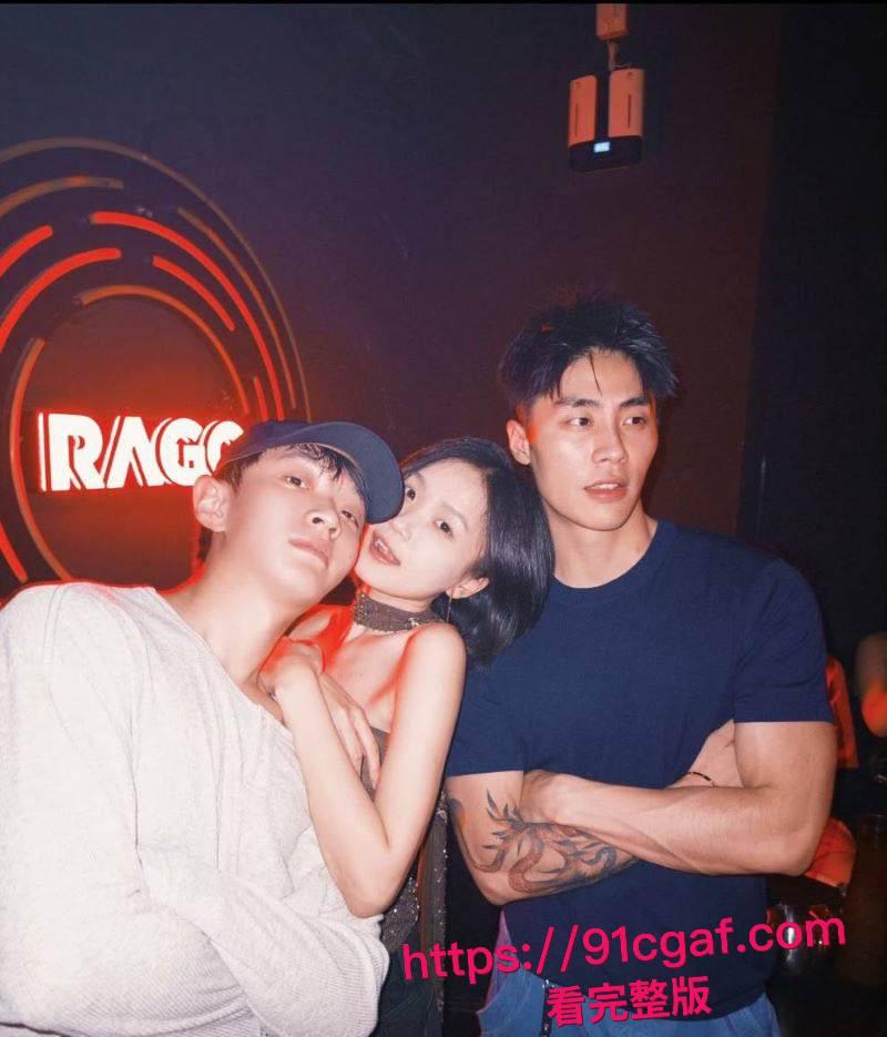 抖音700w粉丝网红 胡楚靓 怒爆男友小袁出轨台球助教 反被粉丝怒斥脚踏两船 聊天记录实锤曝光!-10