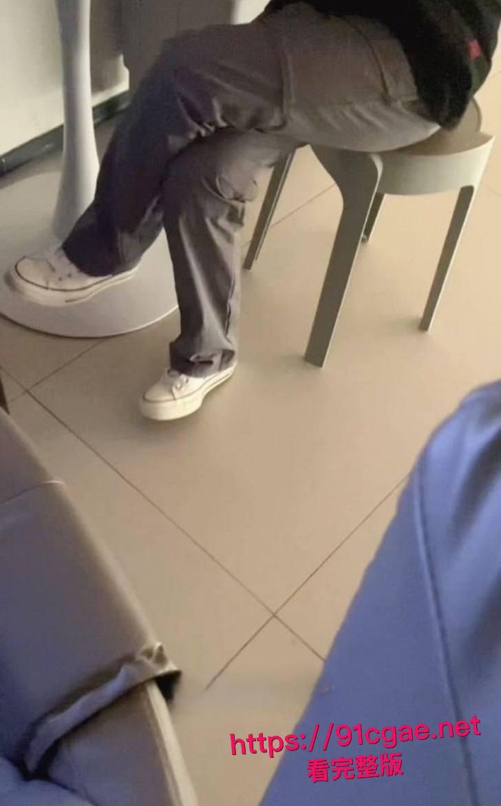 海角乱伦大神和亲侄女的真实叙事 新作 时隔半年再次内射亲侄女 白里透红的酮体让人欲罢不能!-9