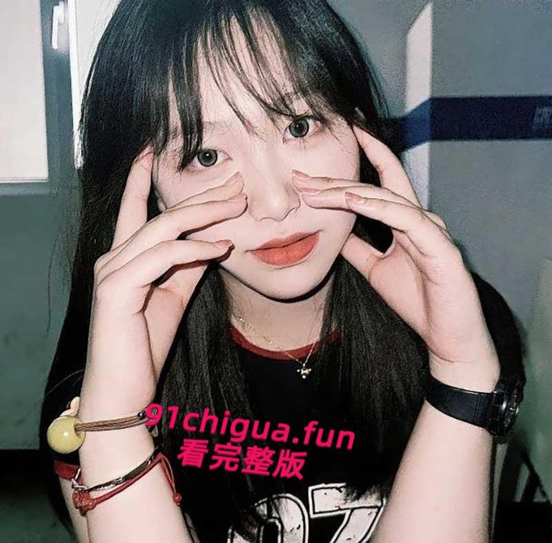 清华美院母狗【倪小轶】表面可爱学生妹,私下却是在推特当上了骚母狗,全裸真空军训户外露出约炮被曝光!-3