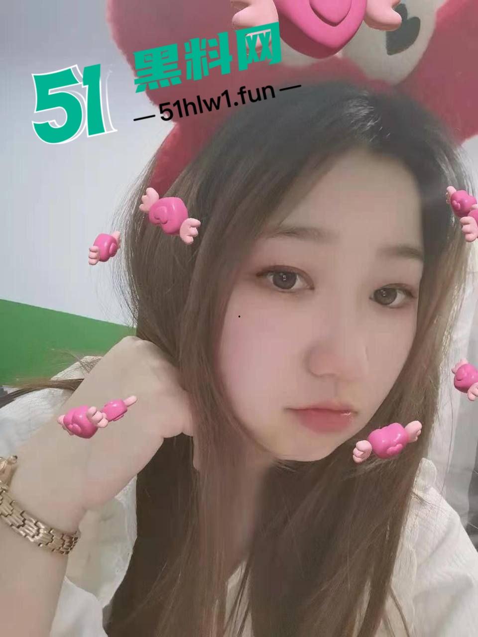 西安反差婊母狗教师,白天教书育人晚上变身母狗开始自拍给网友上性教育课程自慰视频曝光。-2