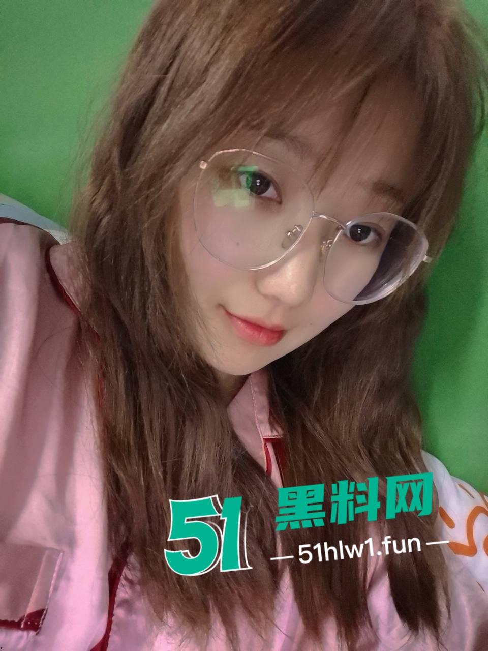 西安反差婊母狗教师,白天教书育人晚上变身母狗开始自拍给网友上性教育课程自慰视频曝光。-8