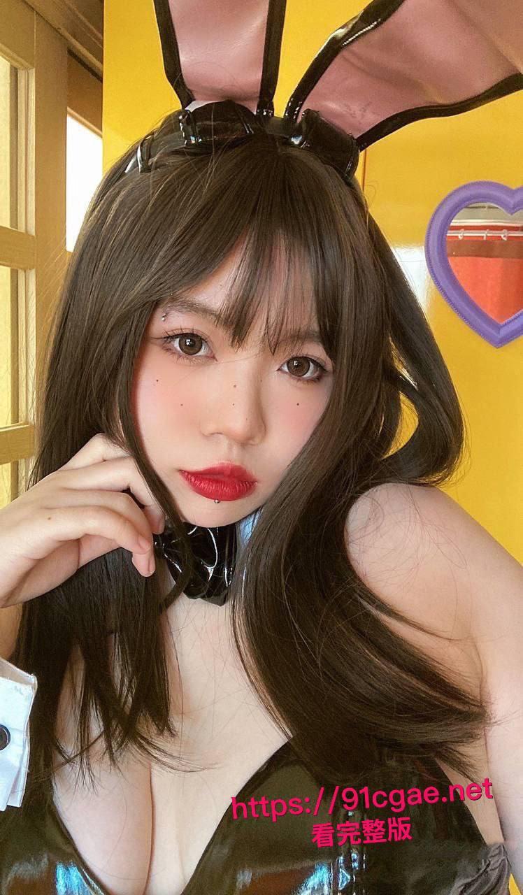 河南新乡中学清纯女老师COS兔女郎变身母狗 前男友泄愤全网甩出深喉骑乘榨精私密录像 让人一看就停不下来-19