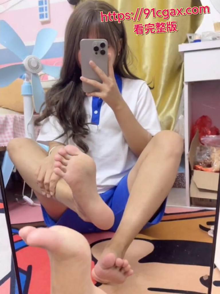 足控圈的福利姬 软萝 樱井川奈 颜值甜美,皮肤白嫩,腿长得让人看呆-1