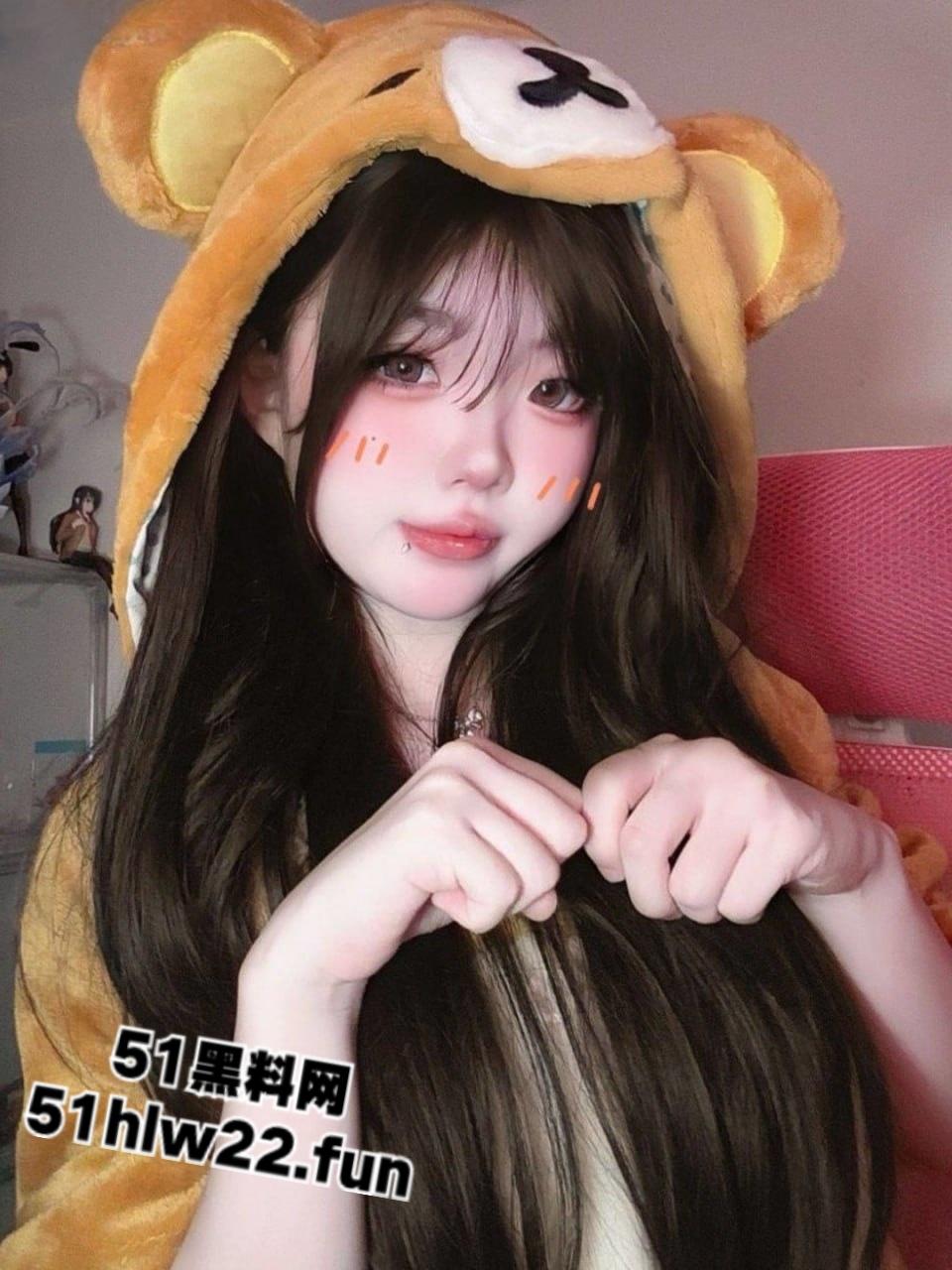 高颜值大一新生【马佳婧】可爱颜值仙女,当婊子了还想立牌坊,身穿cos短裙自慰抠逼流白浆。-5