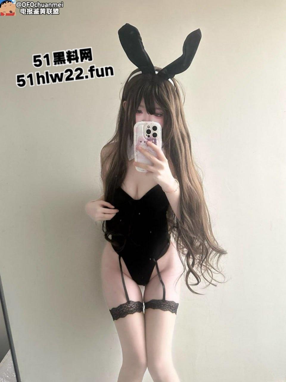 高颜值大一新生【马佳婧】可爱颜值仙女,当婊子了还想立牌坊,身穿cos短裙自慰抠逼流白浆。-8