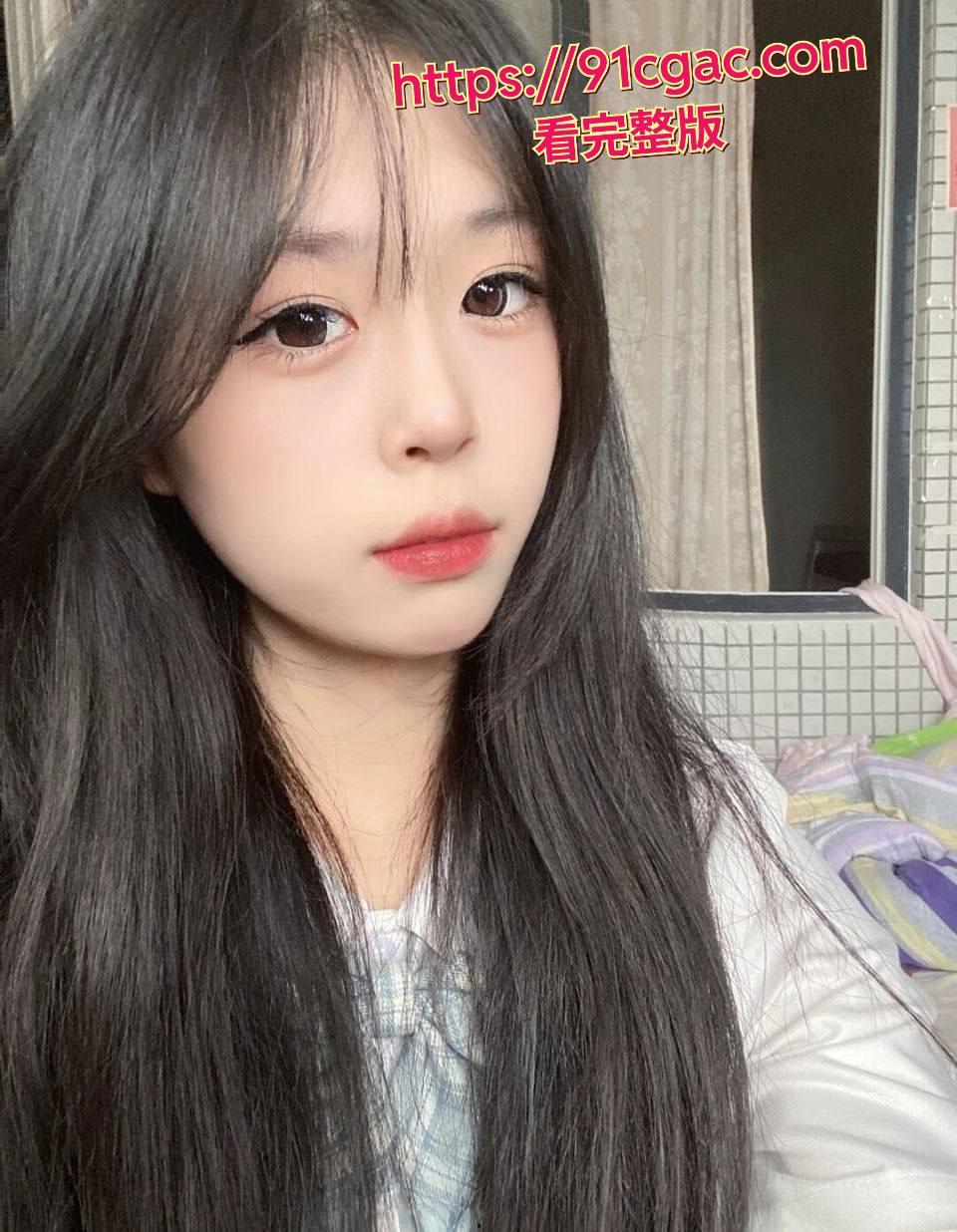 来自四川绵阳的学生妹刘新欣,小小年纪 长得十分可爱,然而清纯外表下的她却早已被包养,被调教成了淫骚的小母狗!-5