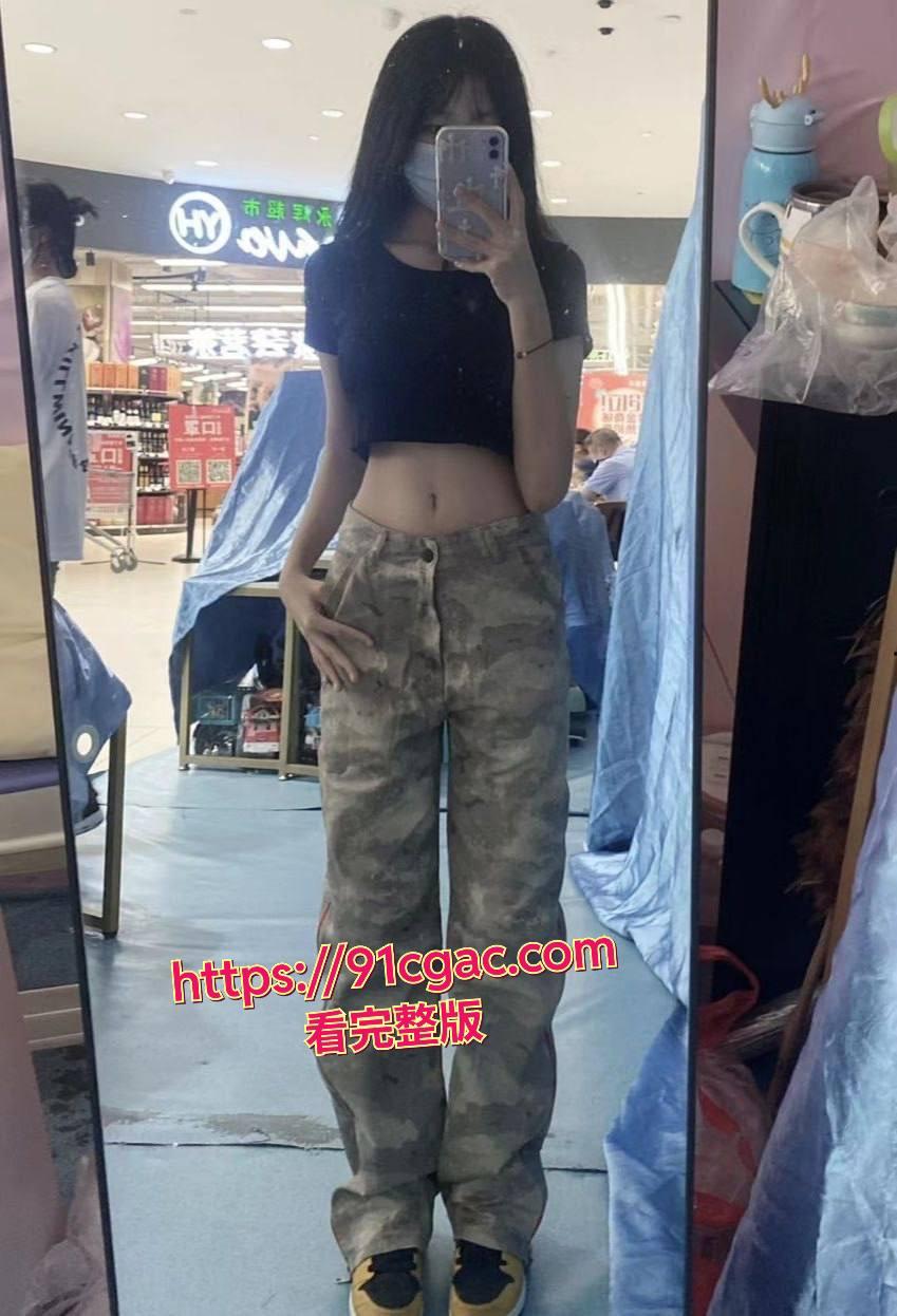 来自四川绵阳的学生妹刘新欣,小小年纪 长得十分可爱,然而清纯外表下的她却早已被包养,被调教成了淫骚的小母狗!-6