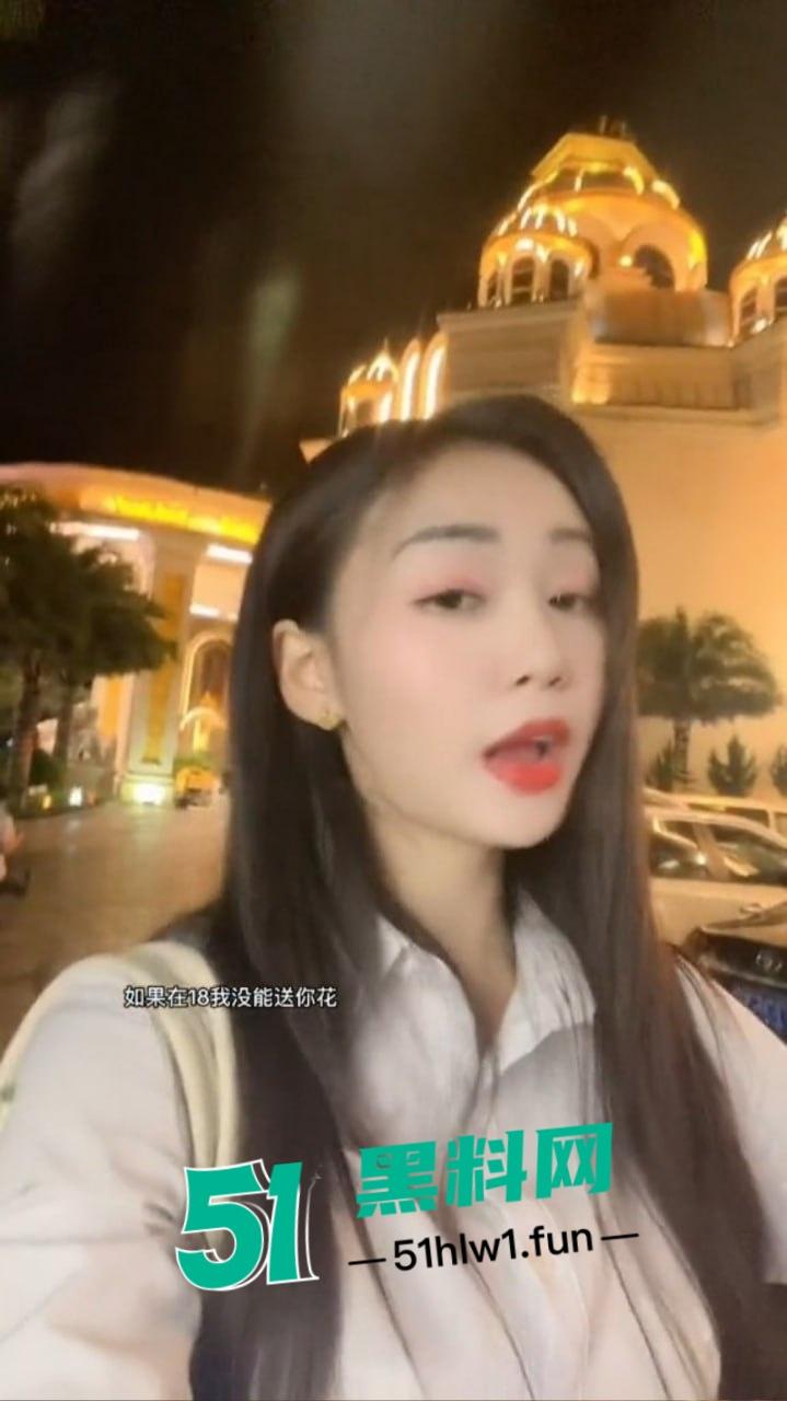 缅甸夜市成了小姐姐秀场,白天工装逛逛大街 晚上穿吊带撩遍全场!-2