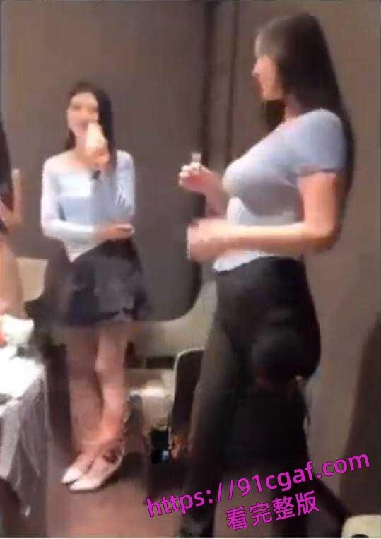 碧桂园高管选妃,老总莫斌设宴选妃视频流出,繁忙的工作之余还要抽时间选妃-2