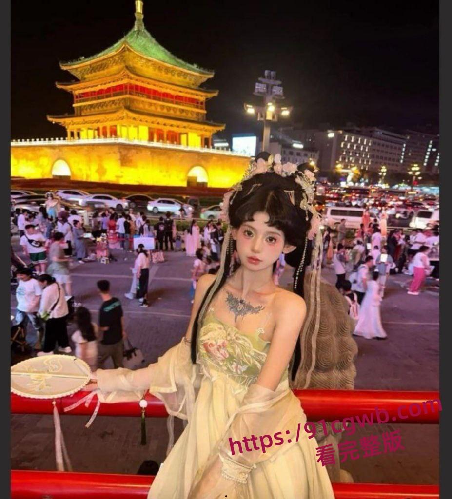 广东东莞夜场女DJ刘晓露18岁母狗学会圈老板的钱 被金主曝光 小母狗有钱就舔你随你操!-13