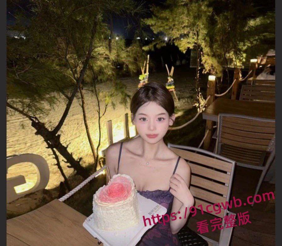 广东东莞夜场女DJ刘晓露18岁母狗学会圈老板的钱 被金主曝光 小母狗有钱就舔你随你操!-16