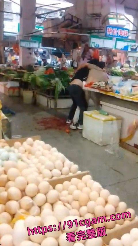 广东中山小榄菜市场杀人案全曝光!老婆偷情被抓 绿帽老公持刀桶男小三!-3