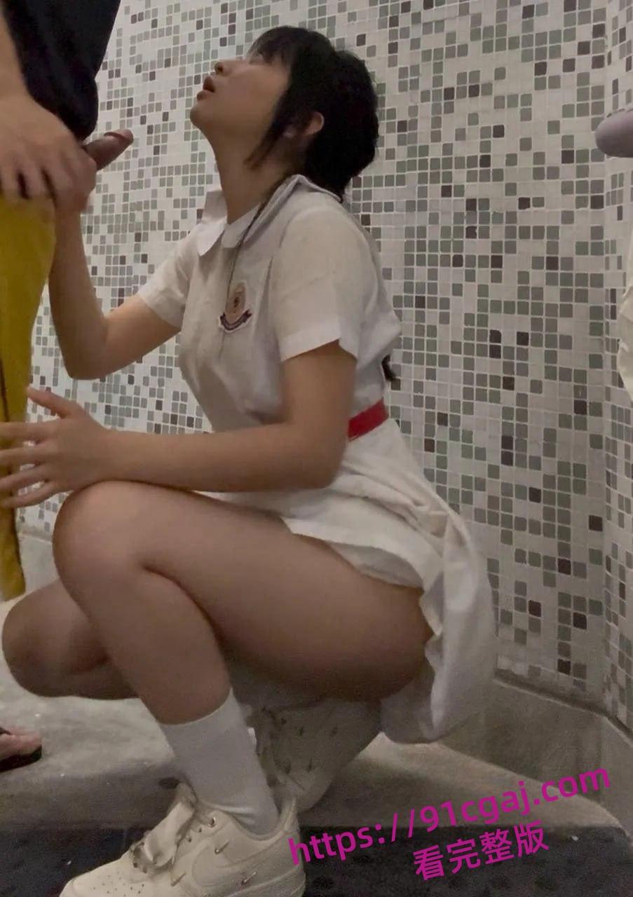 朱双双反差大学生跪舔调教私拍曝光!香港学妹骚穴爆操炸锅!-4