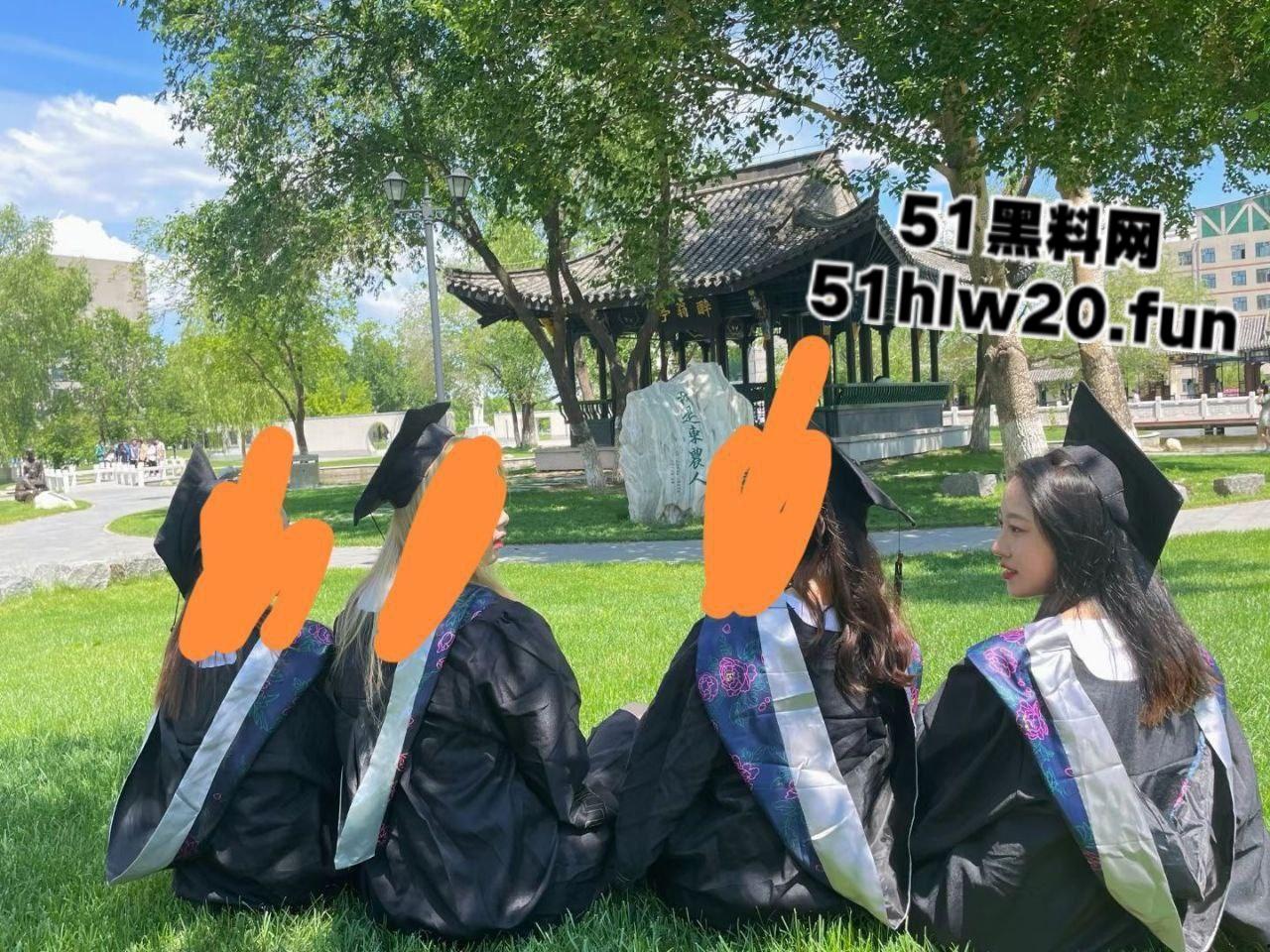 英国知名杜伦大学，富家千金硕士生【李颖】不雅视频流出，娇嫩身材被暴力抽插淫叫声不断。-2