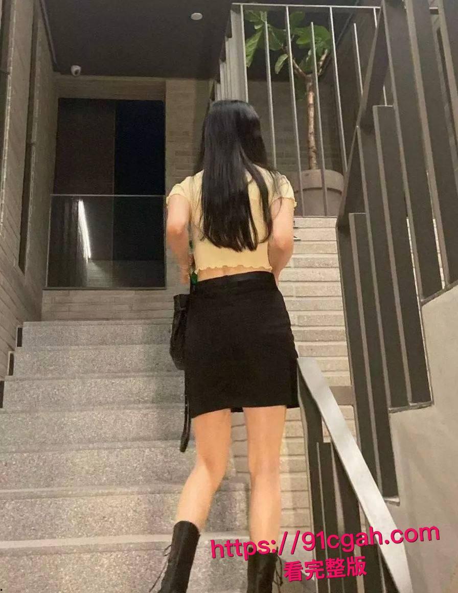 北艺女生李晓晴为留北京甘当 “富哥宠物”，竟拉闺蜜共陷低俗交易-3