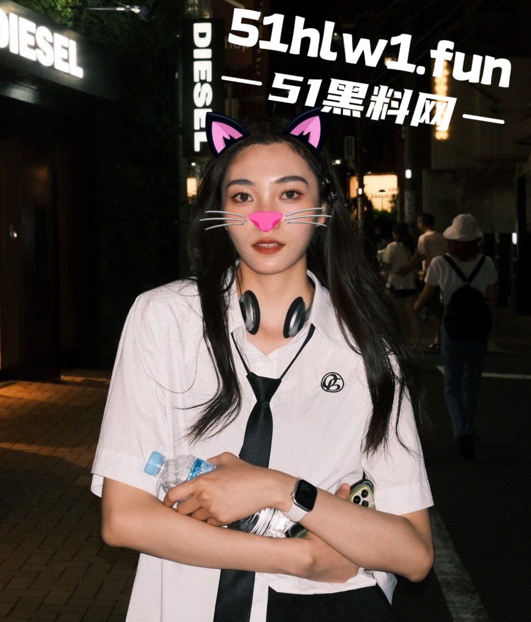 优越的上海精致女孩【丁茹越】自曝签合同当性奴，女神调教日常羞耻又刺激大量不雅照视频曝光。-21