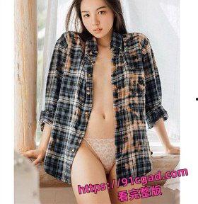 26w粉丝网红 Helen何美仪和金主约炮视频流出，制服诱惑露脸实锤，爽到高潮表情真淫荡！-3