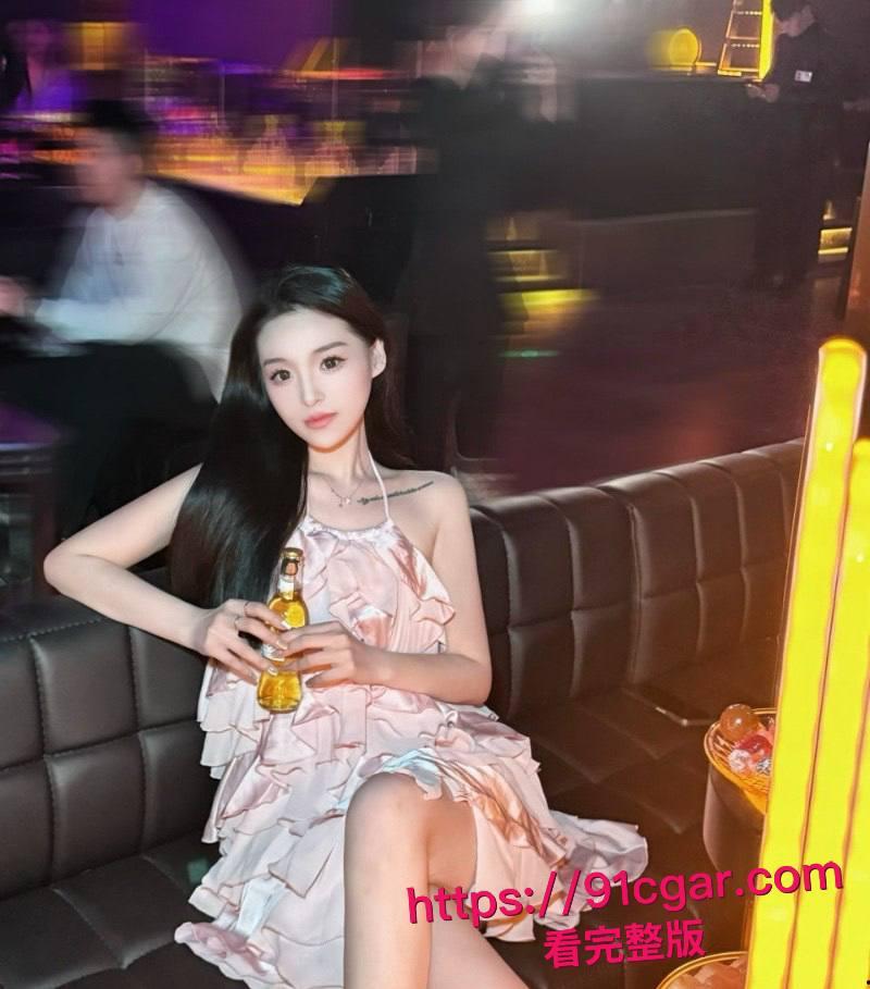 寸止挑战 儿子双飞岳母妈妈 两个极品少妇轮流争夺儿子大屌 互相争宠比谁更浪 最后双双跪求内射！-4