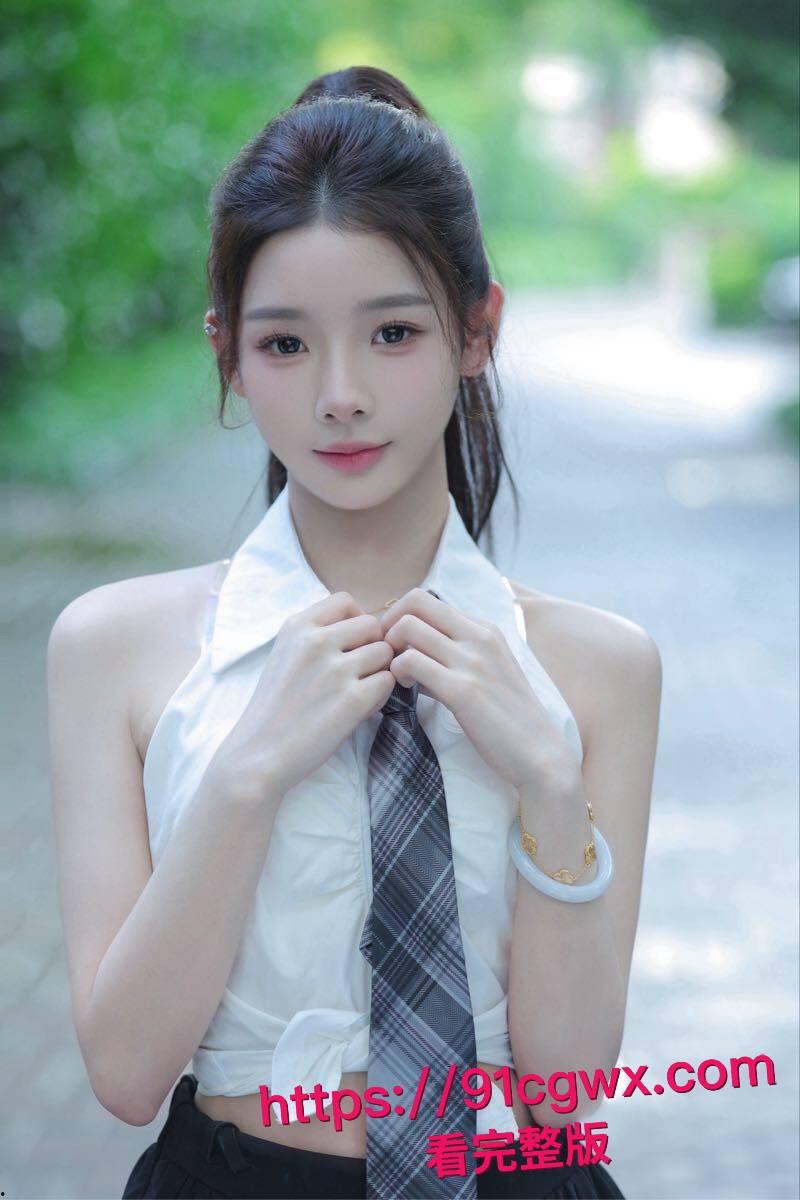 重庆人文科技学院校花周伊娜下海援交黑料大爆！破洞丝袜长腿高抬猛插嫩逼，口活技术牛逼舔鸡巴无数！-7