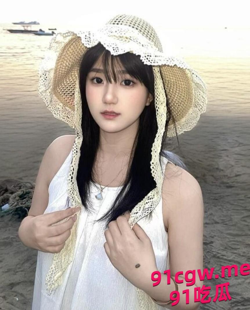 江门一中高三课堂情侣“摸奶大冒险”视频疯传，火爆全网！-1