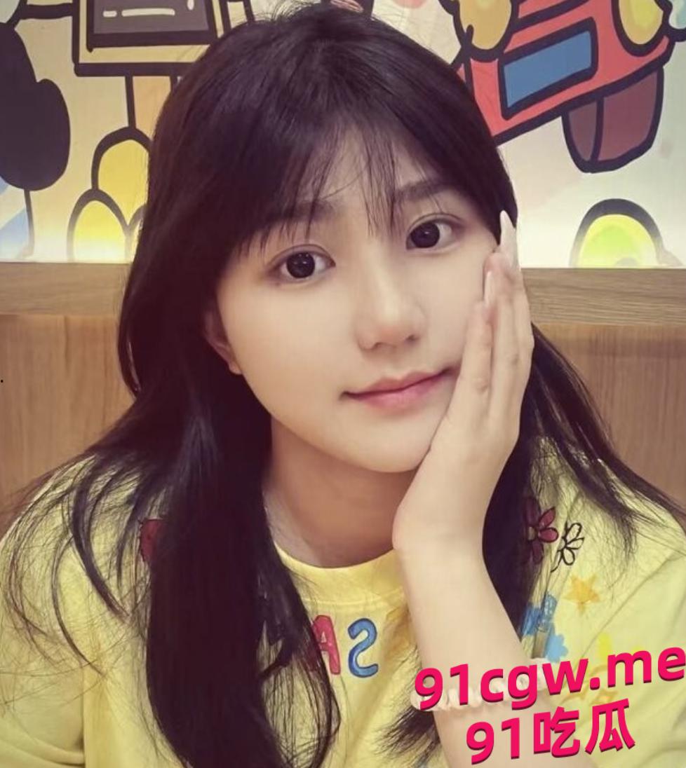 江门一中高三课堂情侣“摸奶大冒险”视频疯传，火爆全网！-3