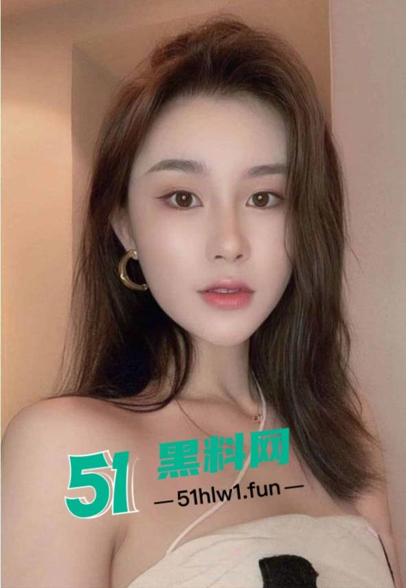 超美极品身材颜值于一体的平面模特的反差一面，背地里揉奶自慰求金主们操的一条小母狗。-4