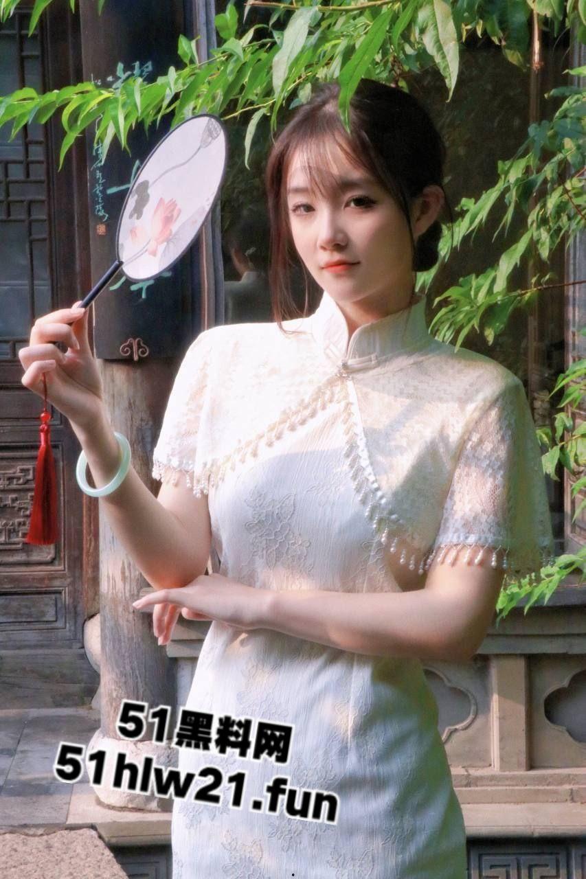 天津科技大学系花【孙媛媛】为了钱爬床富二代，高颜值母狗骑乘大屌做爱求爸爸快操！-2