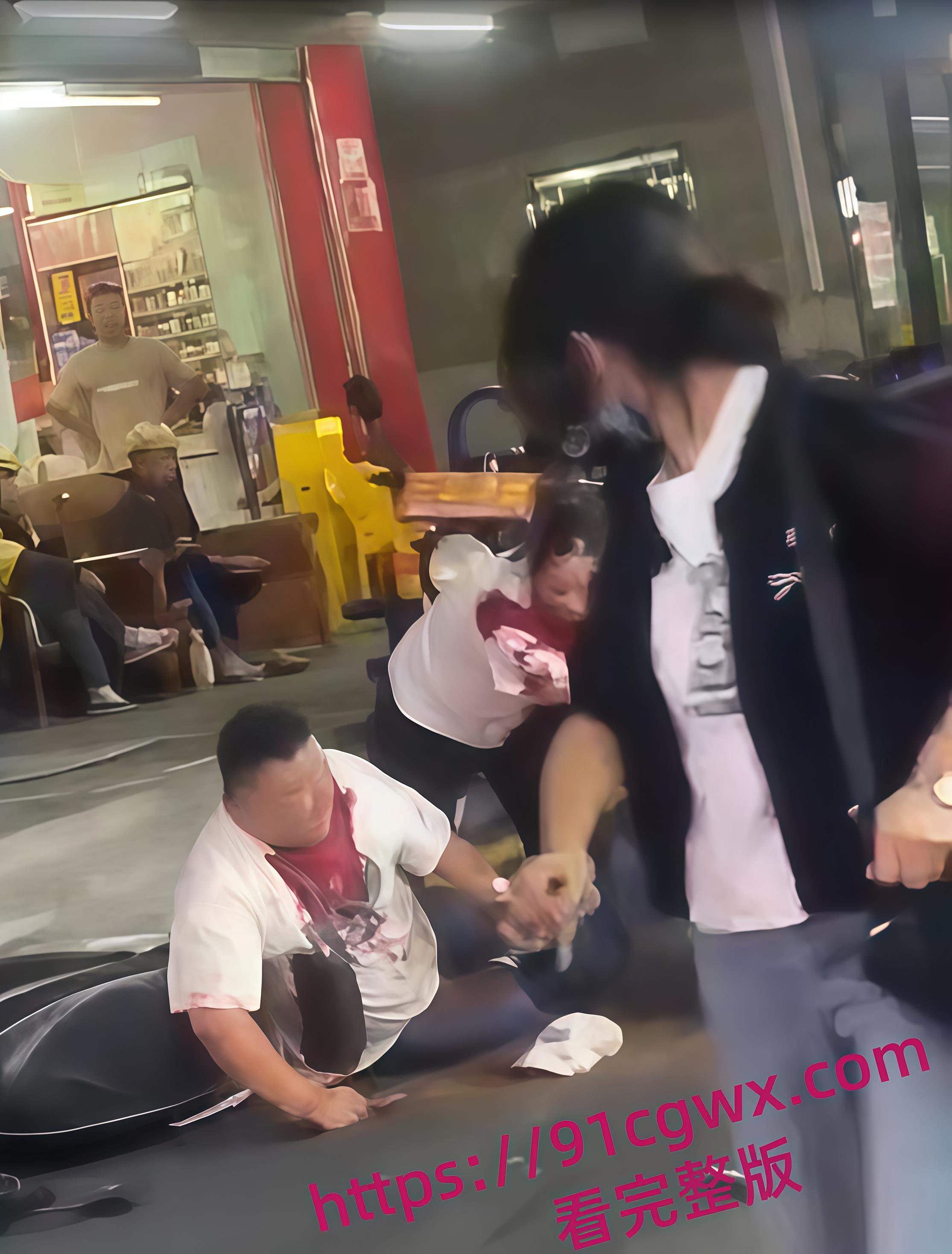 深圳龙岗出轨血案 女方挡刀护情夫，双双重伤血染街头，丈夫持刀被捕！-6