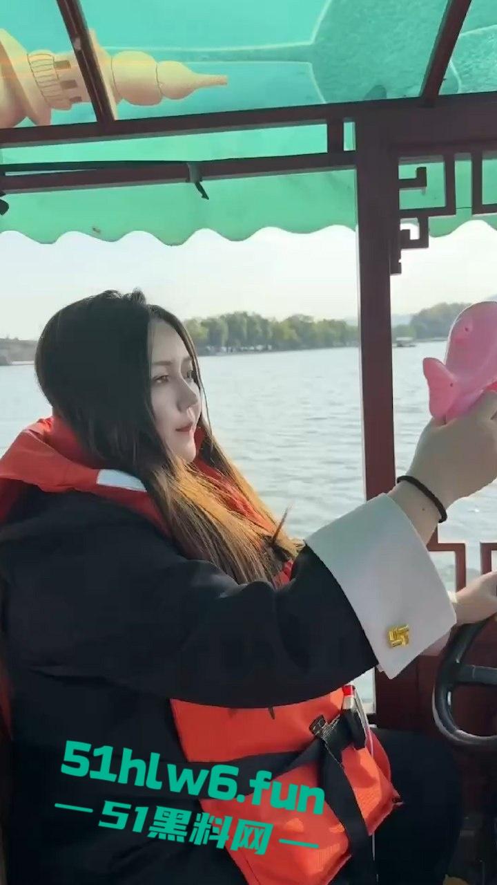 上海老鸡婆坑骗小鸡婆，高价整容吃回扣聊天记录曝光，俩骚逼互怼挺有意思 。-9