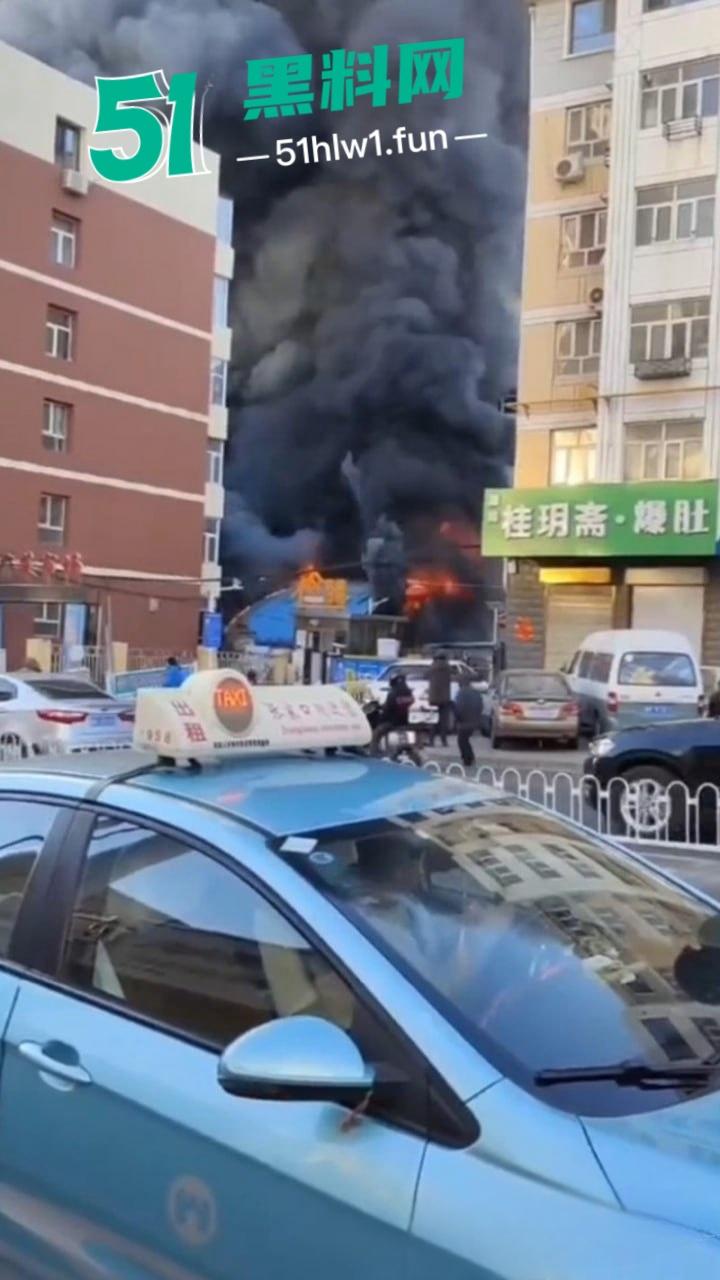 河北张家口突发火灾【力广菜市场】发生特大火情，目前已致8死15伤现场画面流出 这也太惨了。-2