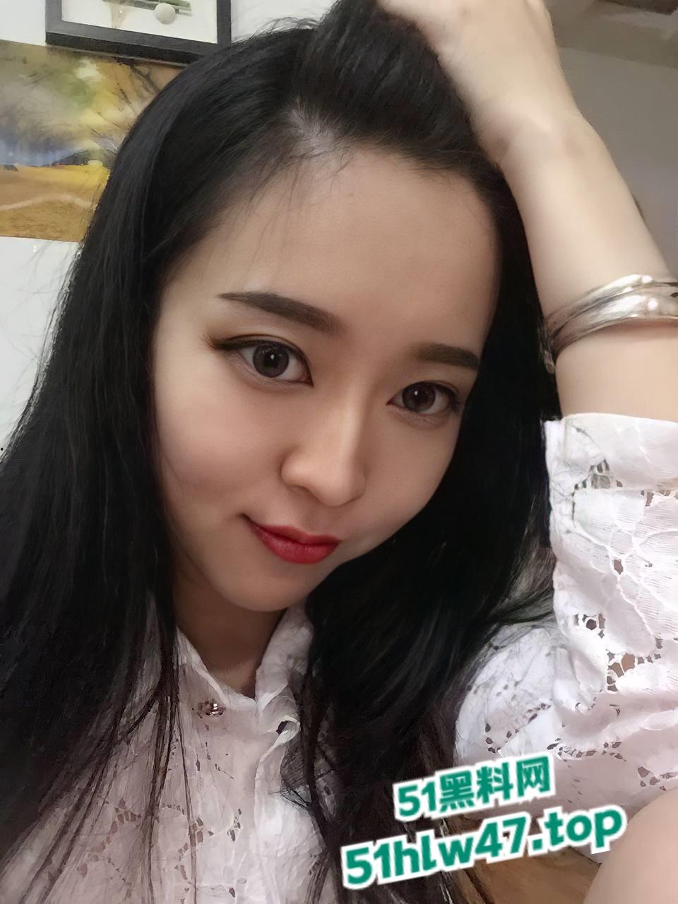 瓜友曝光性感骚妻,浙江杭州骚母狗【苏小雪】幼师骚逼,喜欢颜射吞精勾引学生家长被其老公发现曝光。-1