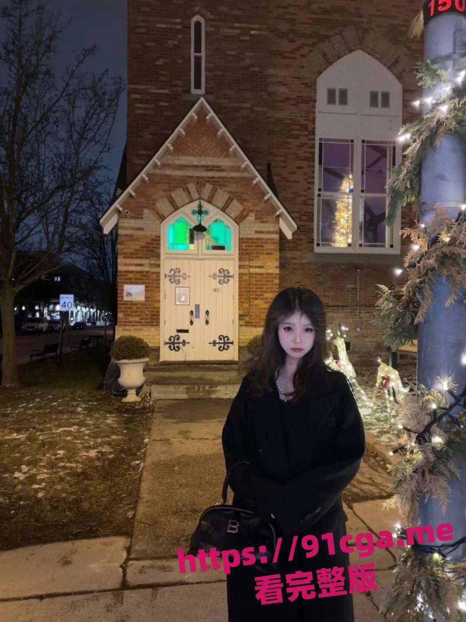 加拿大媚外留学女大徐丽娜读书吃洋吊还自拍被爆-1