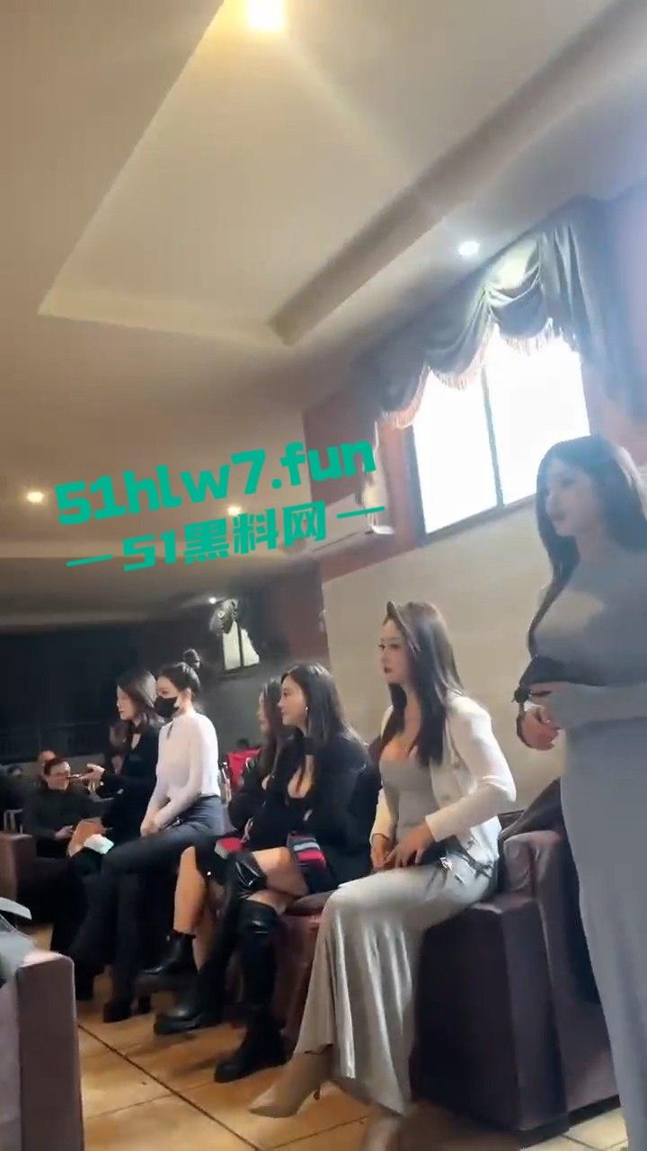 四川绵阳大青龙纯炮场美女如云，不惧扫黄行动顶风作案照样出台卖逼引发网友们的羡慕。-1