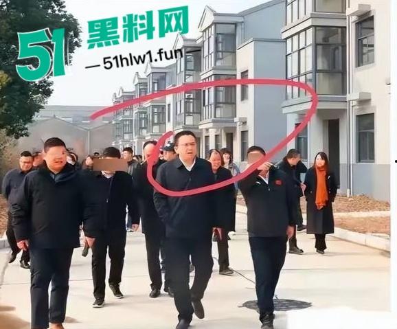 震惊炸裂,常州武进区黄镇党委书记【龚新宇】在工作群内发想看你泡澡的样子,前副镇长【金婉】视频照片曝光。-19