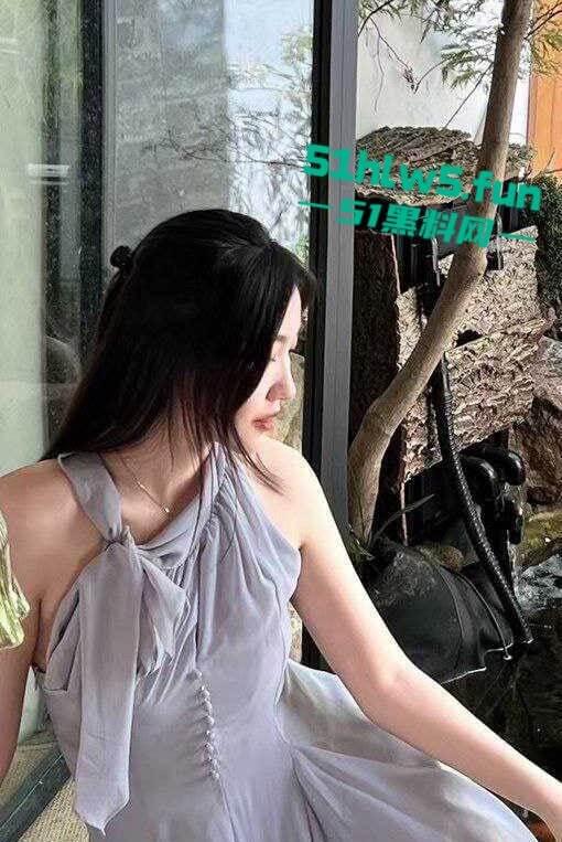 广州工商学院【谭梓柔】与男友性爱视频流出,花式玩弄性感尤物后入骑乘浪叫不止。-3